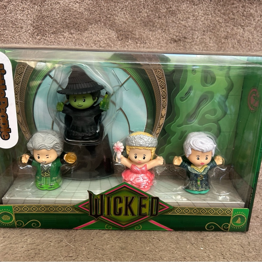 Green Wicked Witch Action Figures